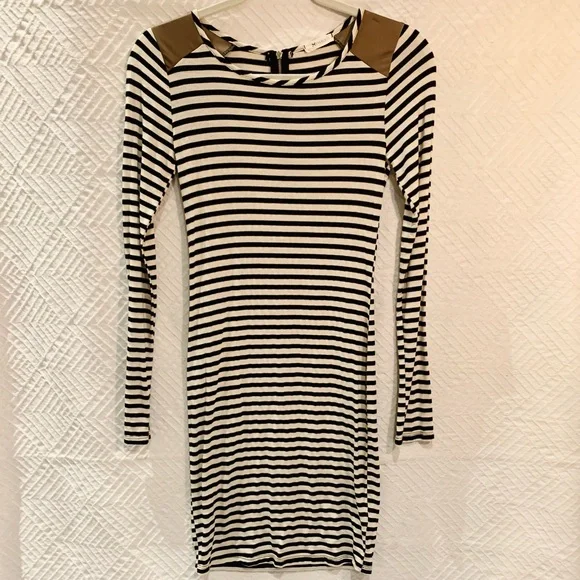 Everly Dresses | Everly Striped Long Sleeve Knee Length Dress | Color: Black/Brown/Cream/Gold | Size: S | Katherinecha494's Closet